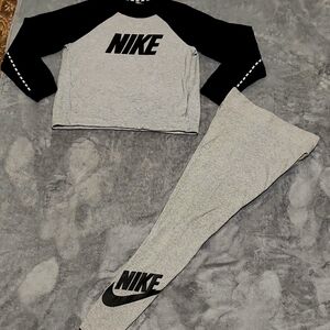 Women's Nike outfit sz small